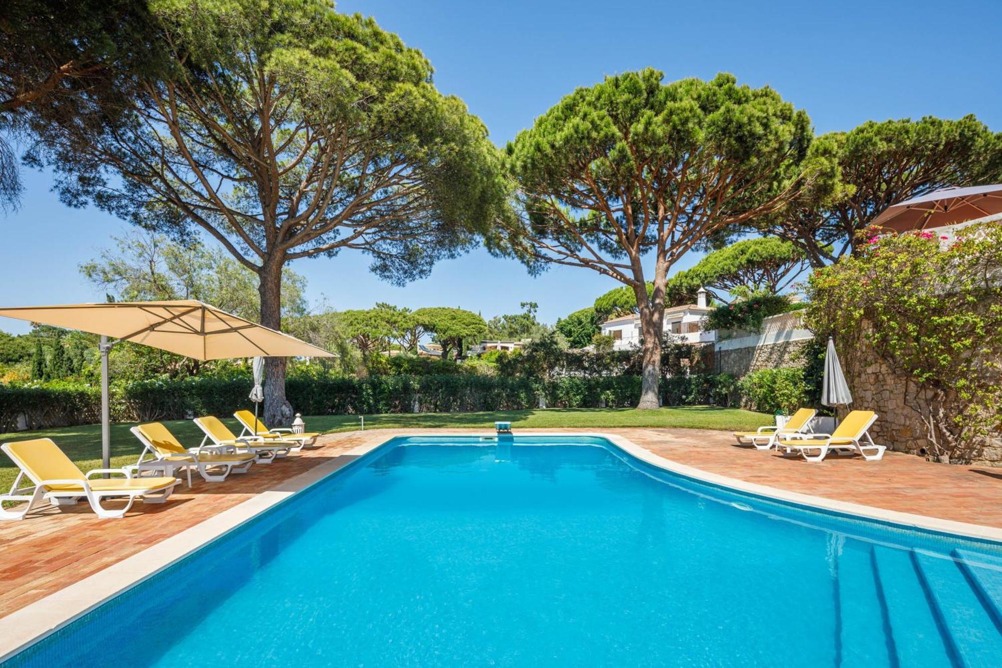 Villa 626 3 Bedrooms Private Pool Short Walk To The Praca *